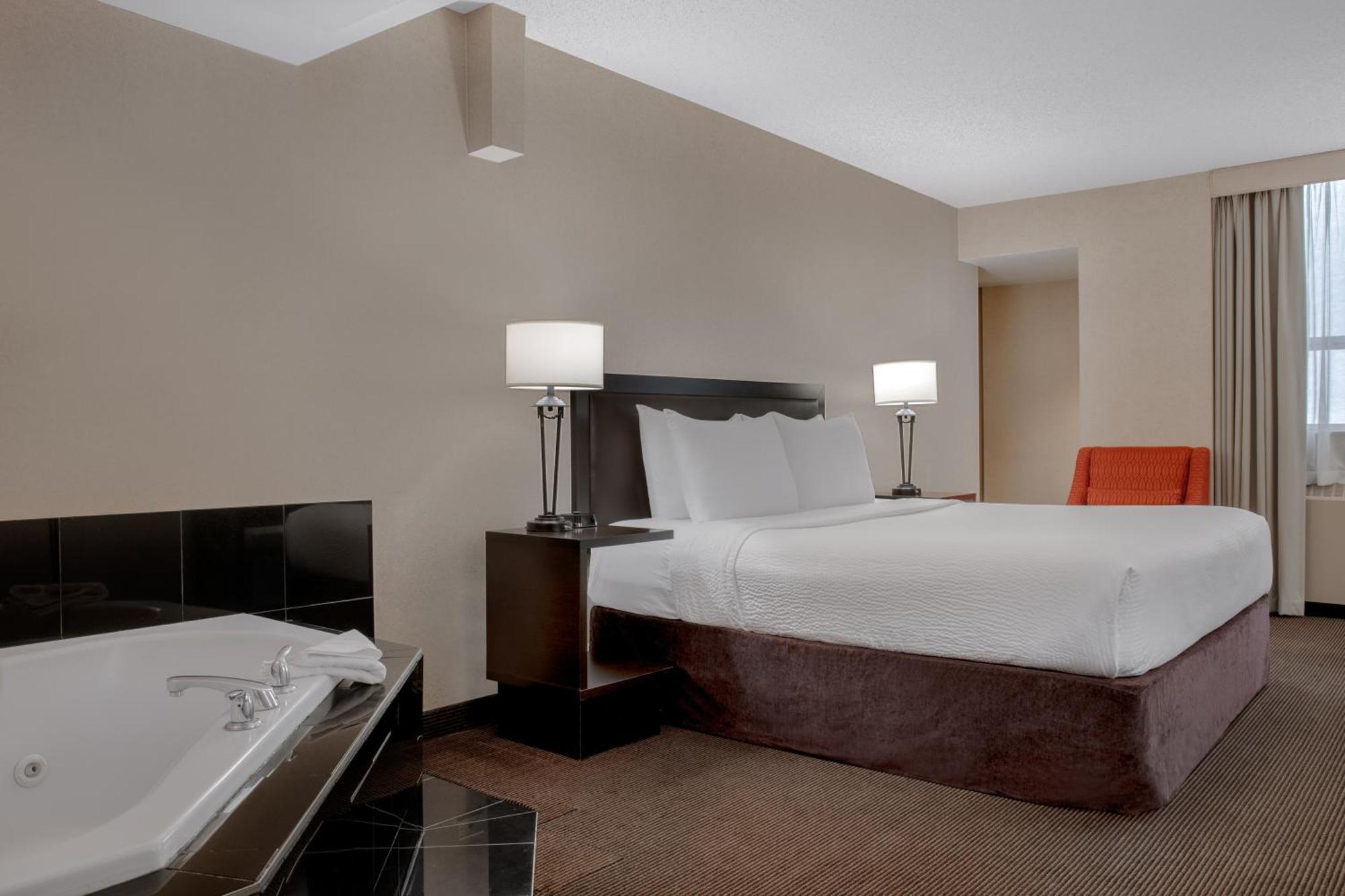 Ramada Plaza By Wyndham Calgary Downtown Ξενοδοχείο Εξωτερικό φωτογραφία