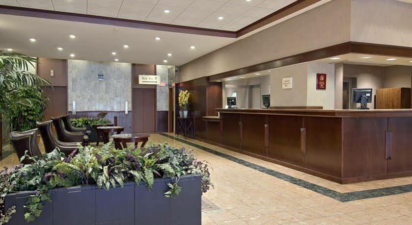 Ramada Plaza By Wyndham Calgary Downtown Ξενοδοχείο Εξωτερικό φωτογραφία
